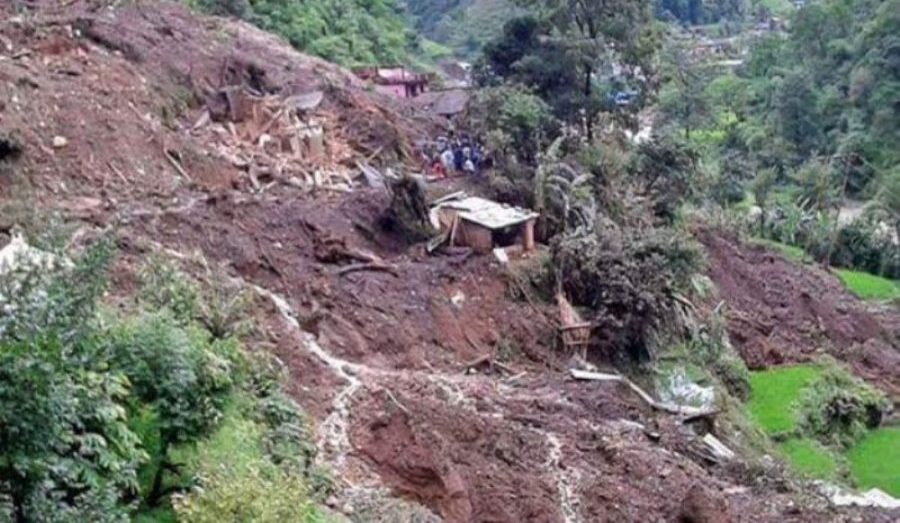 पहिरोको बितन्डा: श्रीमान श्रीमतीको मृत्यु, छोराछोरी बेपत्ता