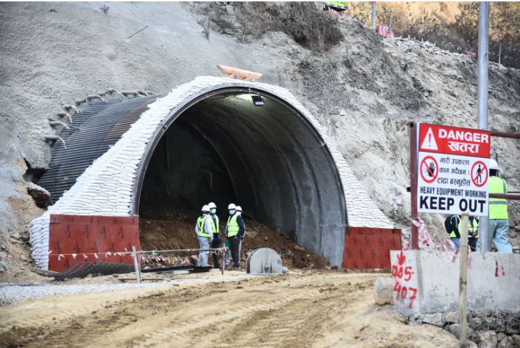 नागढुङ्गा-सिस्नेखोला सुरुङमार्ग भोलि ‘ब्रेक थ्रू’ हुने