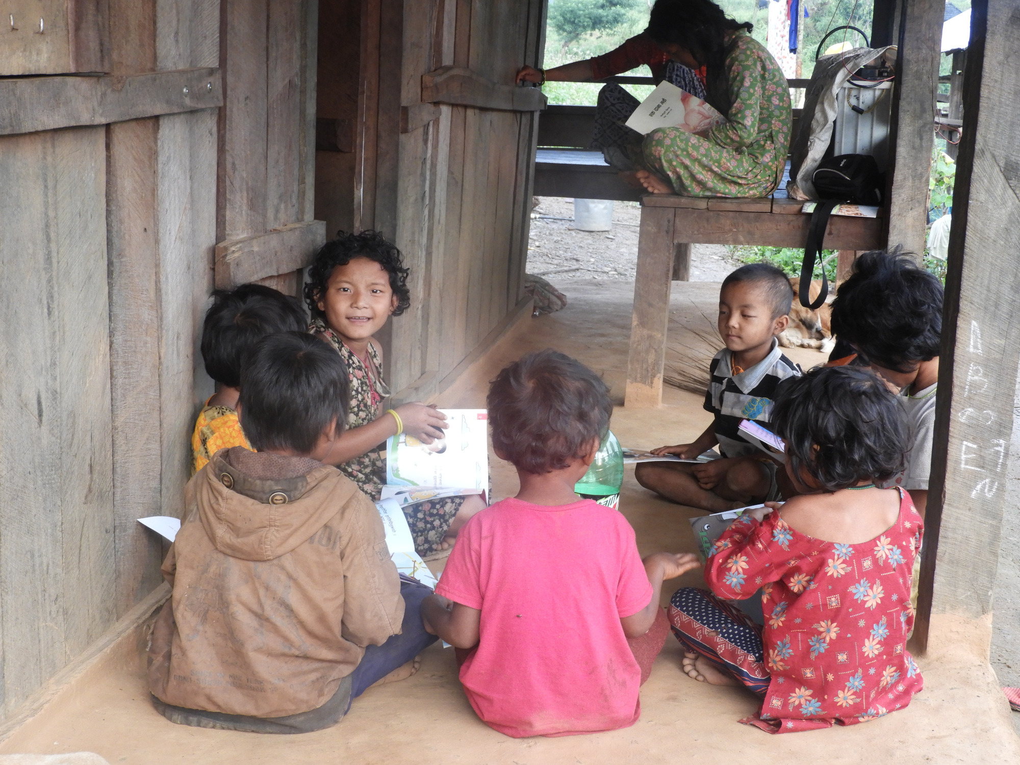 टुकीमै पढ्छन् चेपाङ बालबालिका