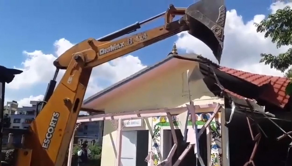 सुकुम्बासी बस्तीमा डोजर लगाउने निर्णय कार्यान्वयन नगर्न आदेश