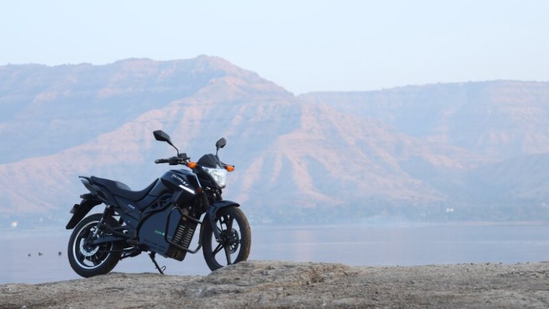 १४० किमि रेन्ज भएकाे प्योर इभी इट्राइस्ट ३५०: यस्ता छन् अन्य विशेषताहरू