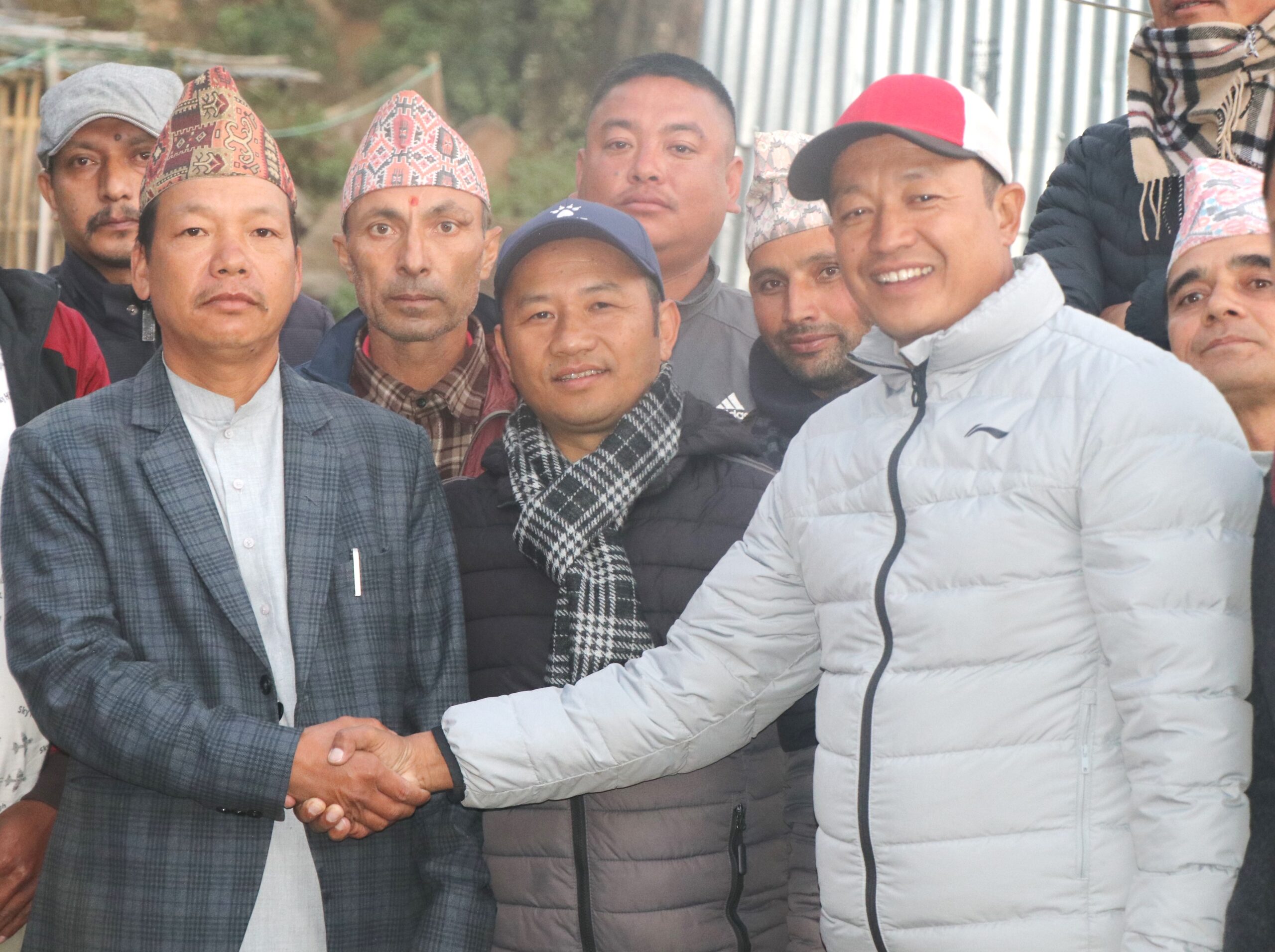 जनता समाजवादी पार्टीका उम्मेदवार मादेनले सुब्बालाई समर्थन गर्दै उम्मेदवारी निष्क्रिय गरे