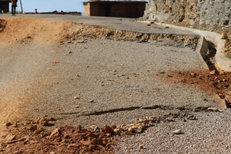 त्रिवेणी देखि इल सम्मको सडक निर्माण कार्य सुरु