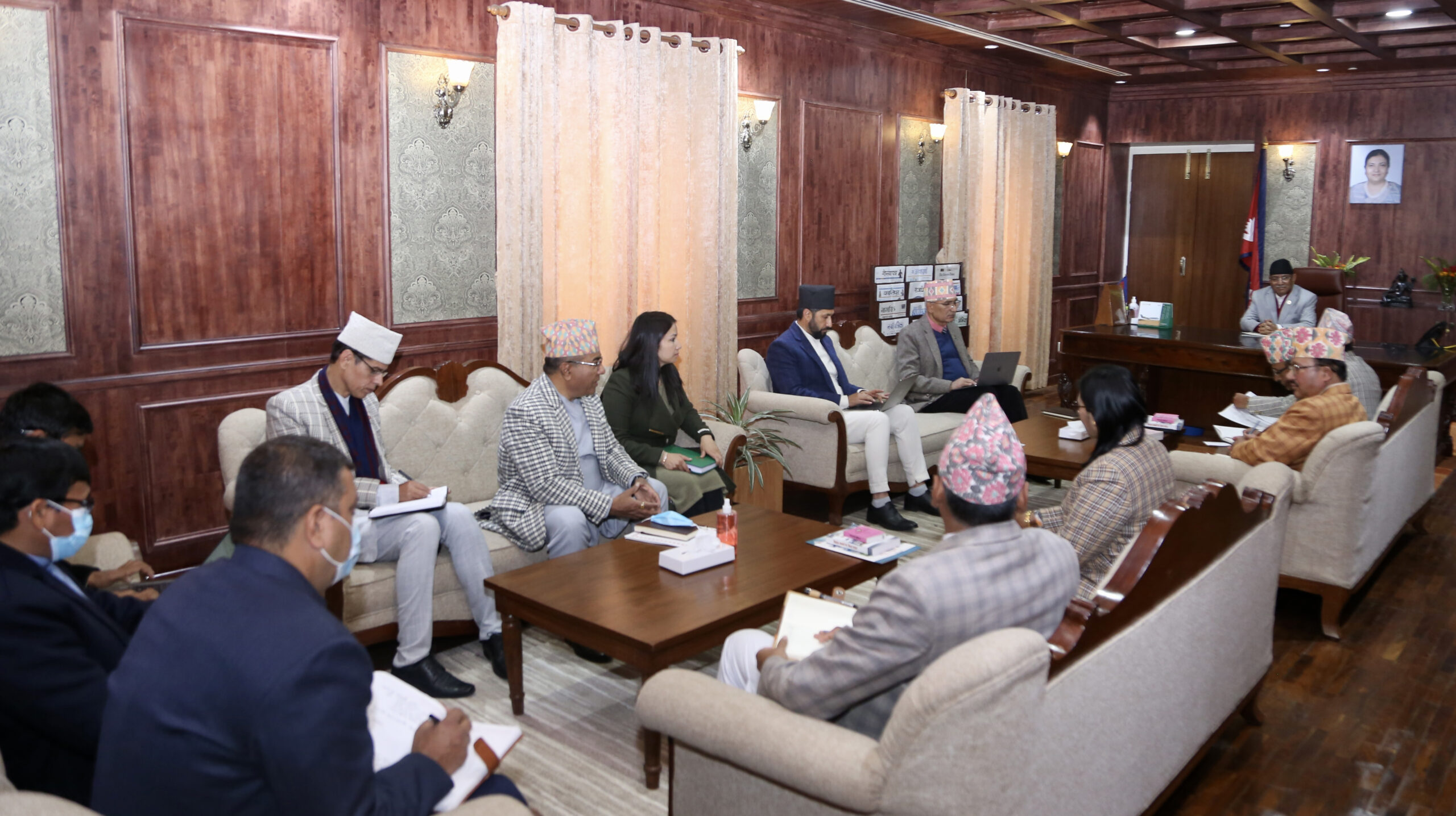 प्रधानमन्त्रीद्वारा निर्वाचन आयोगका पदाधिकारीसँग परामर्श