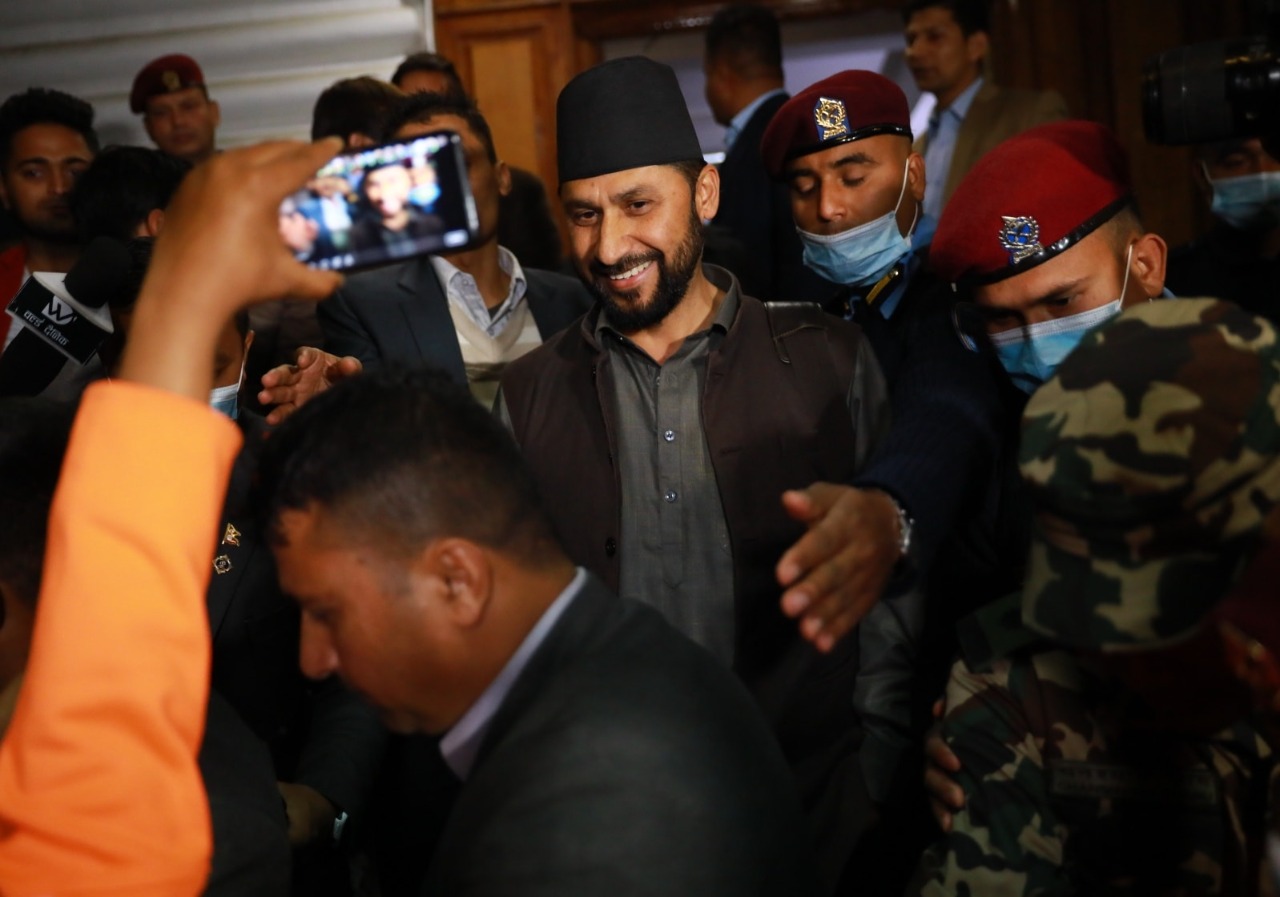 रवि लामिछाने बने नेपाली नागरिक, लिए नागरिकता