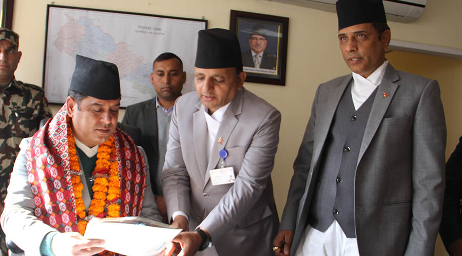 युवालाई स्वदेशमा श्रम गर्ने वातावरण बनाउने छाै‌: उद्योग मन्त्री भण्डारी