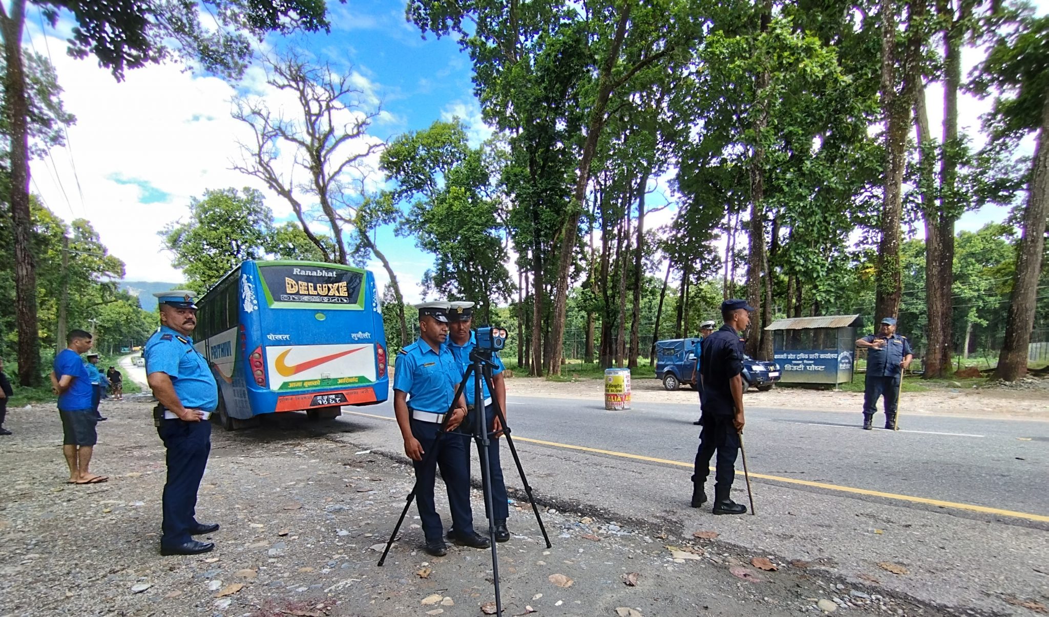 सडक दुर्घटना न्यूनीकरण गर्न ट्राफिक जाँचमा कडाइ