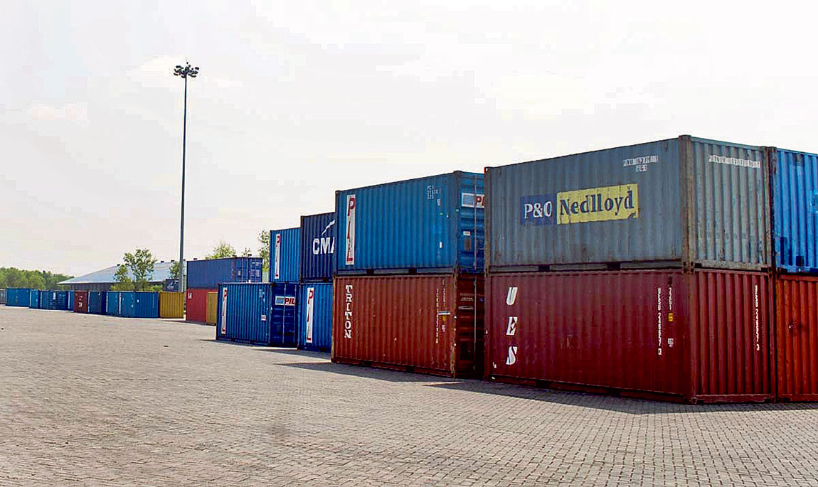 द्रुतमार्गलाई पर्खिरहेछ सुक्खा बन्दरगाह