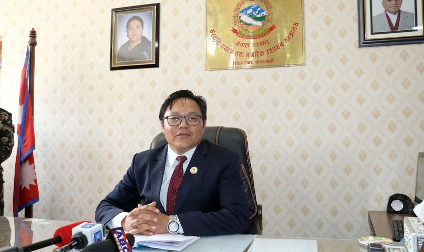 “म जहाजहरुको दैनिक रिपोर्ट नहेरी घर जान्न” : पर्यटनमन्त्री