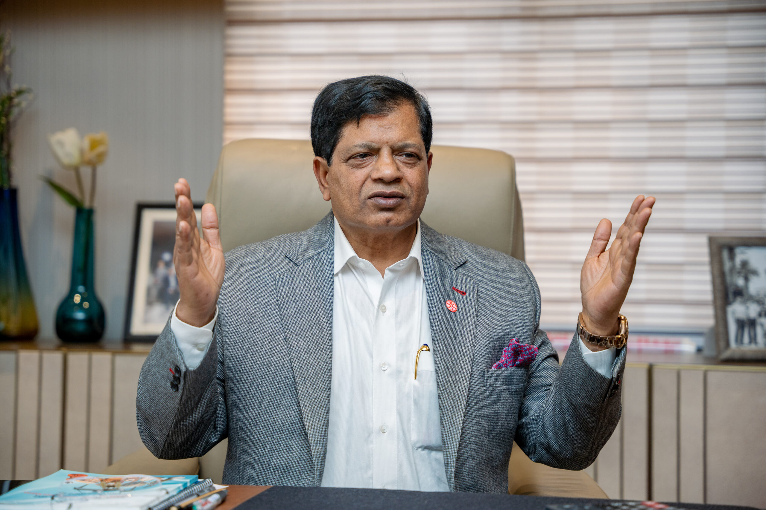 साथीहरूको माग र दबाब छ, वरिष्ठ उपाध्यक्षमा उठ्छु – उपाध्यक्ष सङ्घई