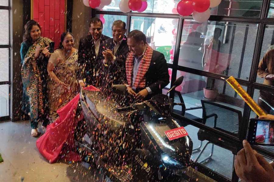 एमभी दुगड ग्रुपद्वारा गेसिट्स इलेक्ट्रिक स्कुटर सार्वजनिक, अहिलेसम्म कै ठूलो टायर