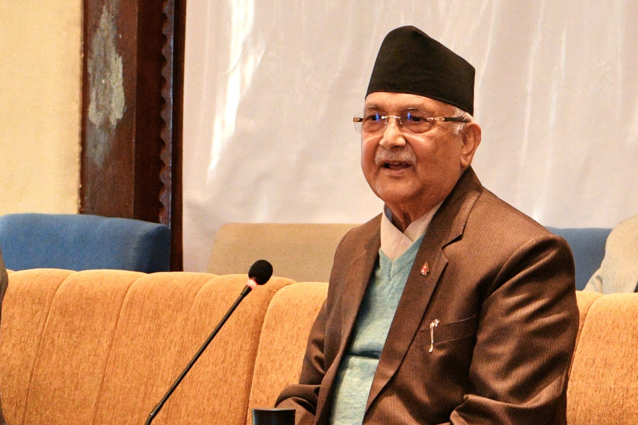 मदिरा सेवन गर्ने मानिस एमालेको कार्यकर्ता हुन सक्दैनः अध्यक्ष ओली