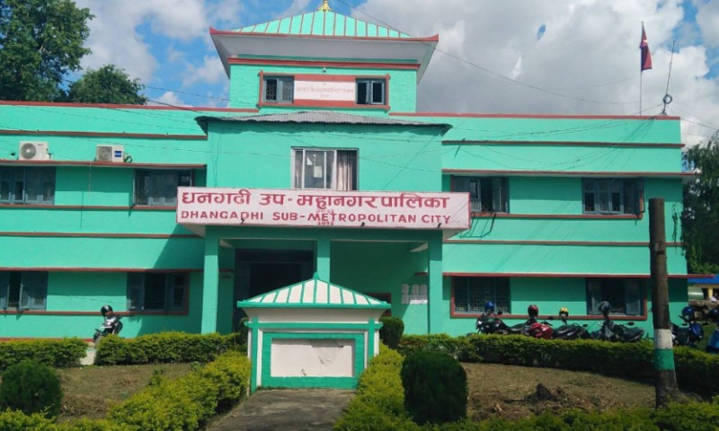 १६ जनाको दरबन्दी भएको ठाउँमा ५४ जना कार्यरत, तलब खुवाउनै धौ धौ