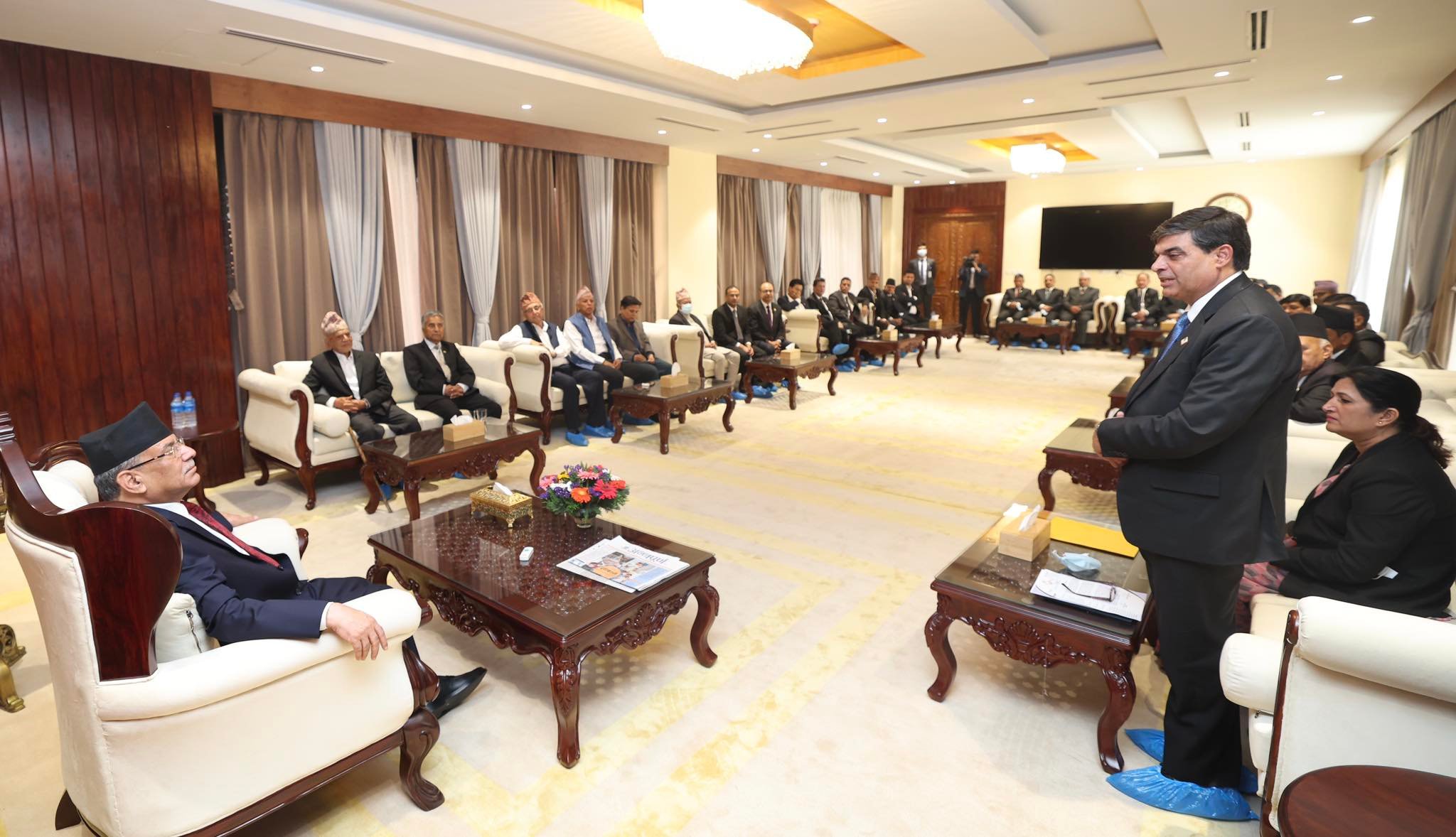 प्रधानन्यायाधीश नियुक्तिको दबाब दिन बारका पदाधिकारीले भेटे प्रधानमन्त्री