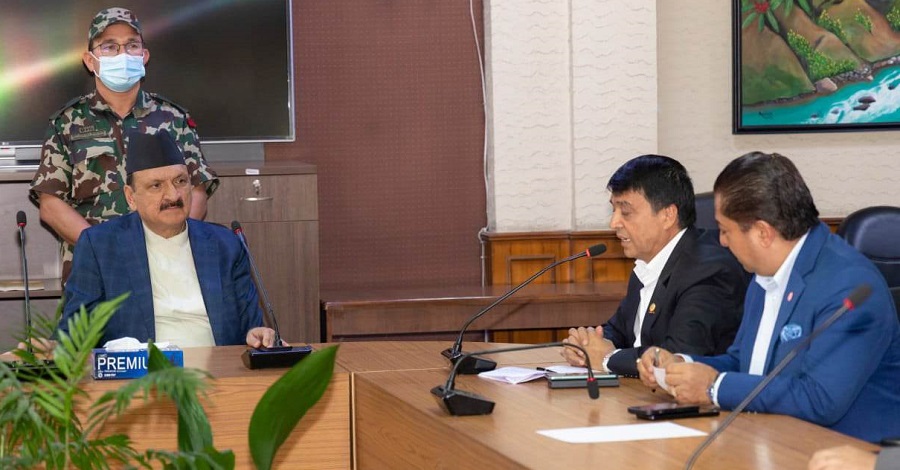 सरकारले जसरी काम गर्नुपर्ने हो त्यो हुन सकेको छैन, म स्वीकार गर्न तयार छुः अर्थमन्त्री महत