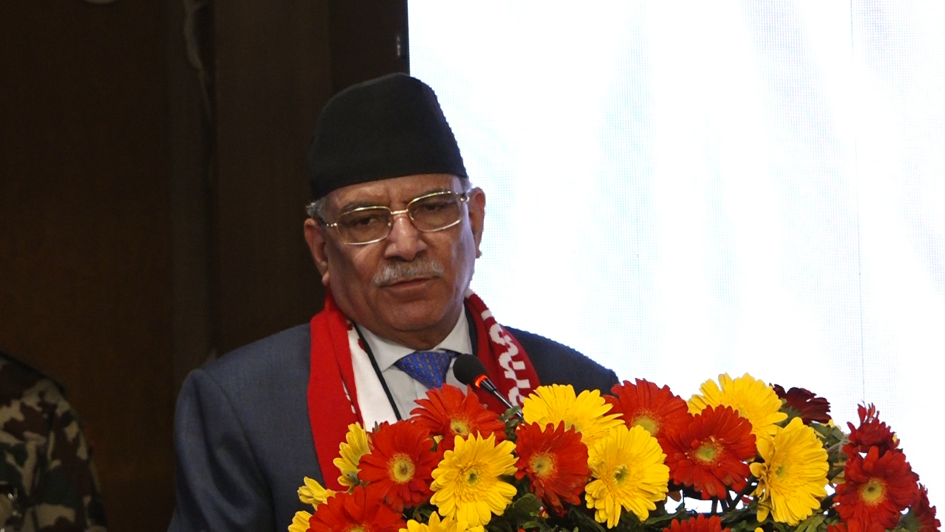 प्रधानमन्त्री प्रचण्डको प्रतिबद्धता : संघीय निजामती सेवा ऐन चालु संसद् अधिवेशनबाटै पारित गर्छौं