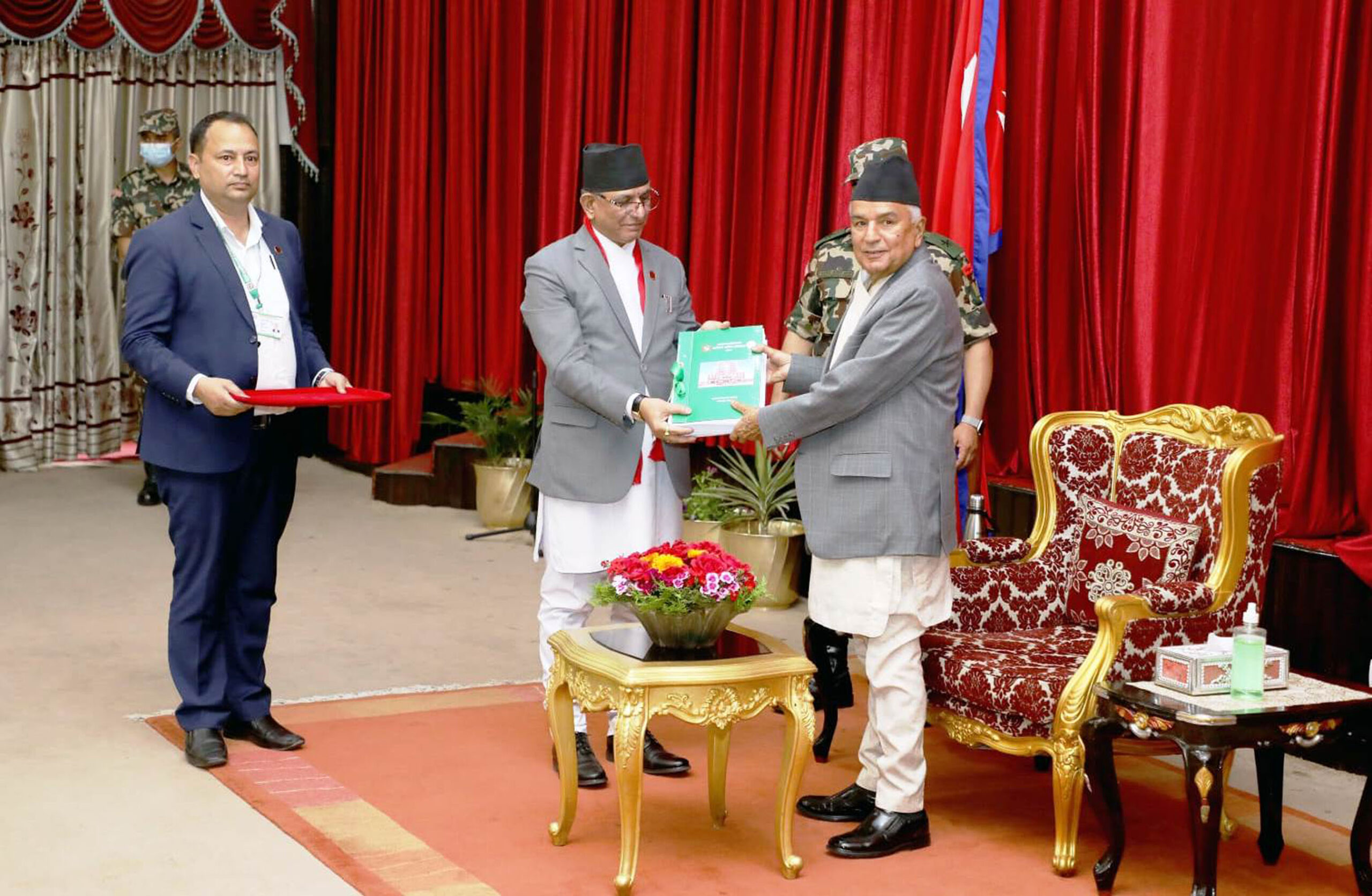 ऋण खोजेको पैसा प्रदेश सरकार र स्थानीय तहले बैंकमा राखेर ब्याज खाए