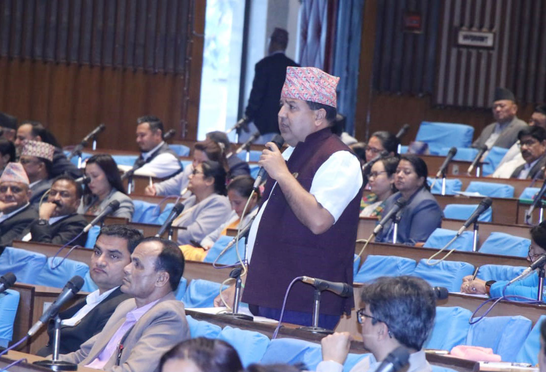 ‘नेपालमा पैसा नभएकालाई मात्रै ल्याएर पर्यटन उद्योग चलाउने हो ?’