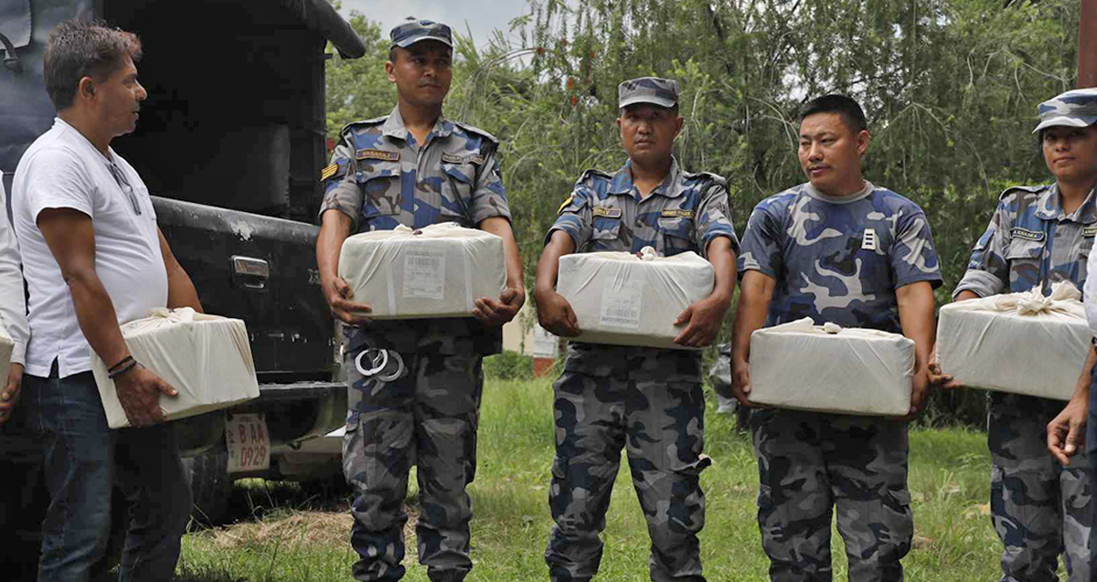 सुन तस्करी प्रकरणः निलम्बित कर्मचारी र भन्सार एजेन्टसहित ६ जना पक्राउ