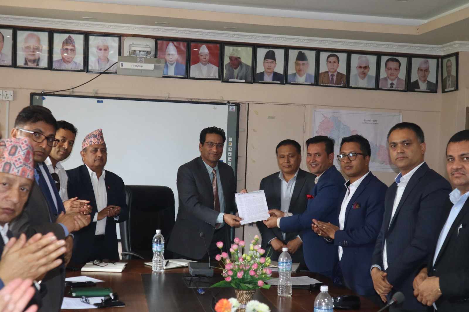 १० वर्षमा २० हजार मेगावाट विद्युत उत्पादनको महत्वकांक्षी लक्ष्य तयगर्न लागेका छौ:  ऊर्जामन्त्री