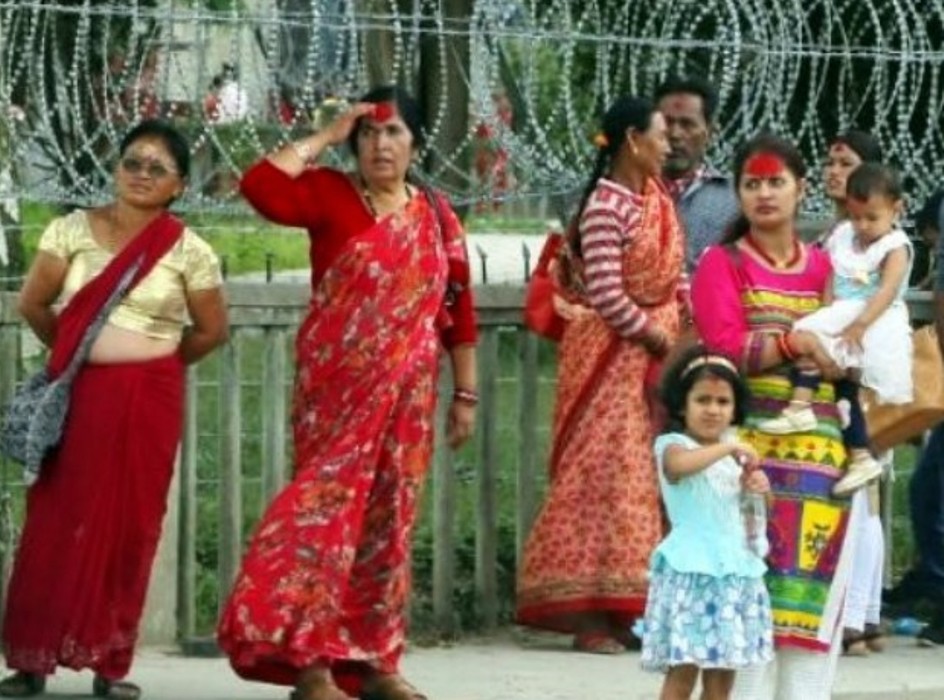 विजया दशमीको टीकासँगै आशीर्वाद थाप्न हिँड्नेको चहलपहल