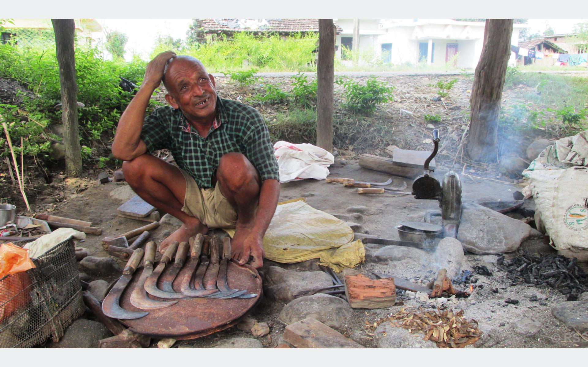 दलित समुदायलाई आरन चलाएर जीविका चलाउनै मुस्किल