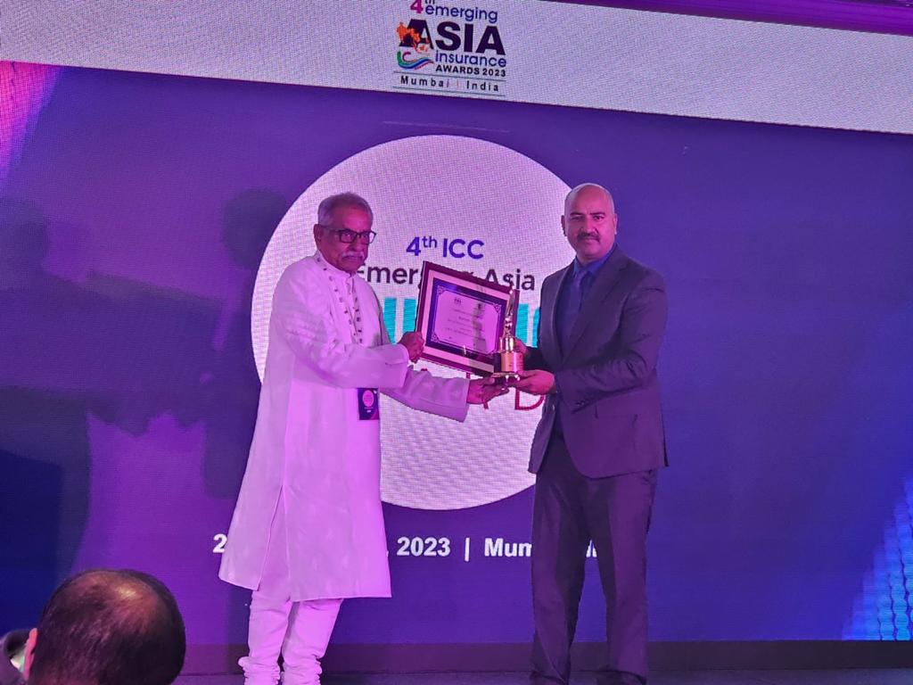 आईएमई लाइफ इन्स्योरेन्स बेस्ट लाइफ इन्स्योरेन्स अवार्डद्वारा सम्मानित