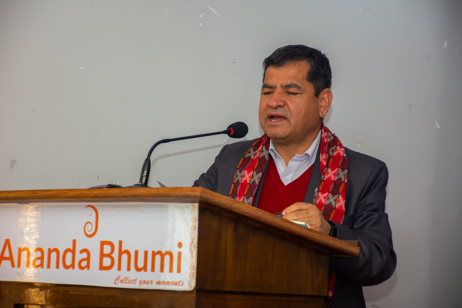 नारायणगढ—बुटवल र मुग्लिन—पोखरा सडकको काममा तीव्रता आएको छ : मन्त्री ज्वाला