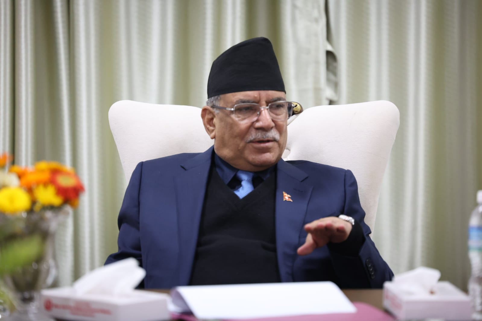 वीर अस्पतालमा आउने बिरामीले गुनासो गर्ने अवस्था आउनु हुन्न : प्रधानमन्त्री