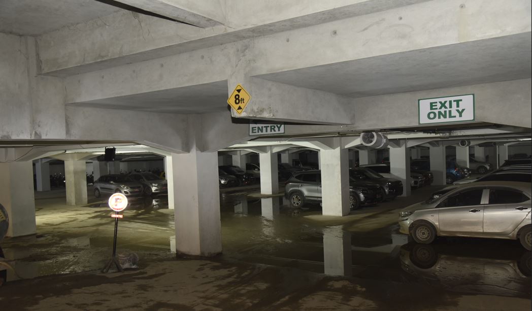 काठमाडौं महानगरले धरहरा क्षेत्रमा आजदेखि सवारीसाधन पार्किङ गर्न दिने