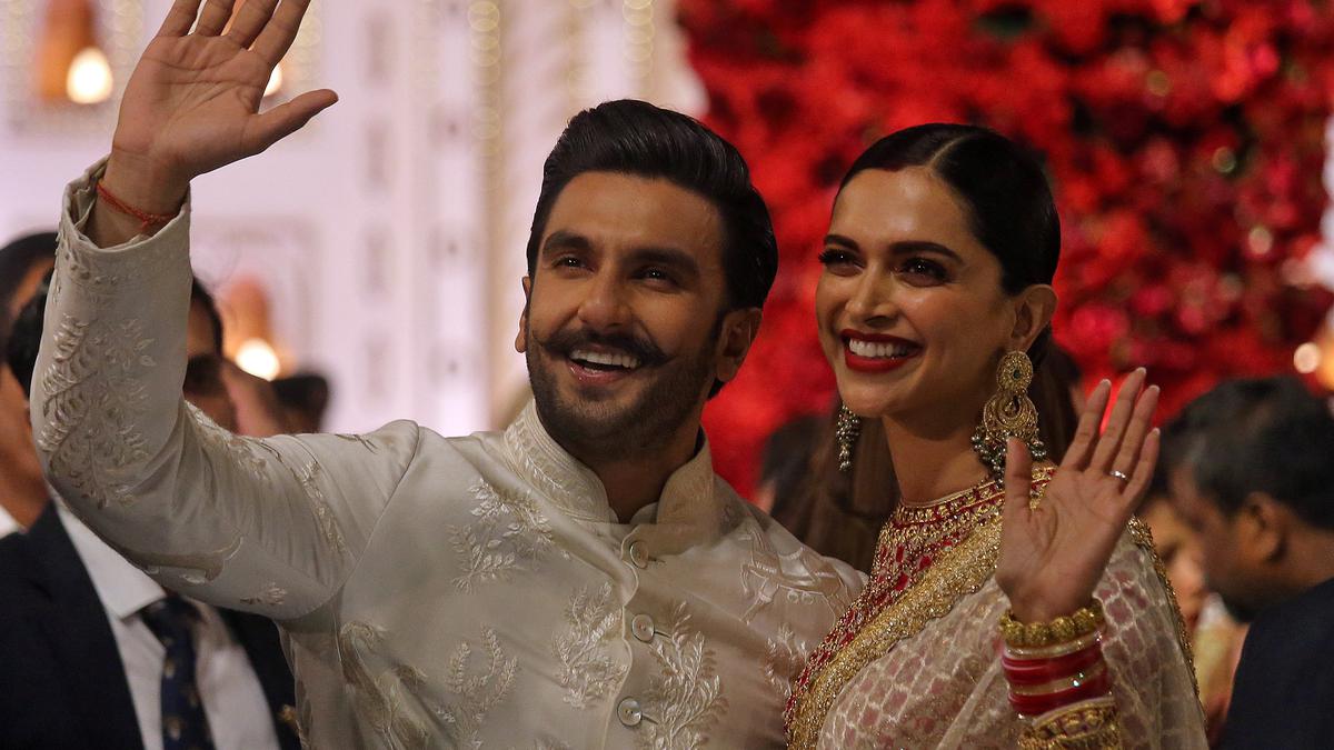 आमा बन्दै अभिनेत्री दीपिका पादुकोण