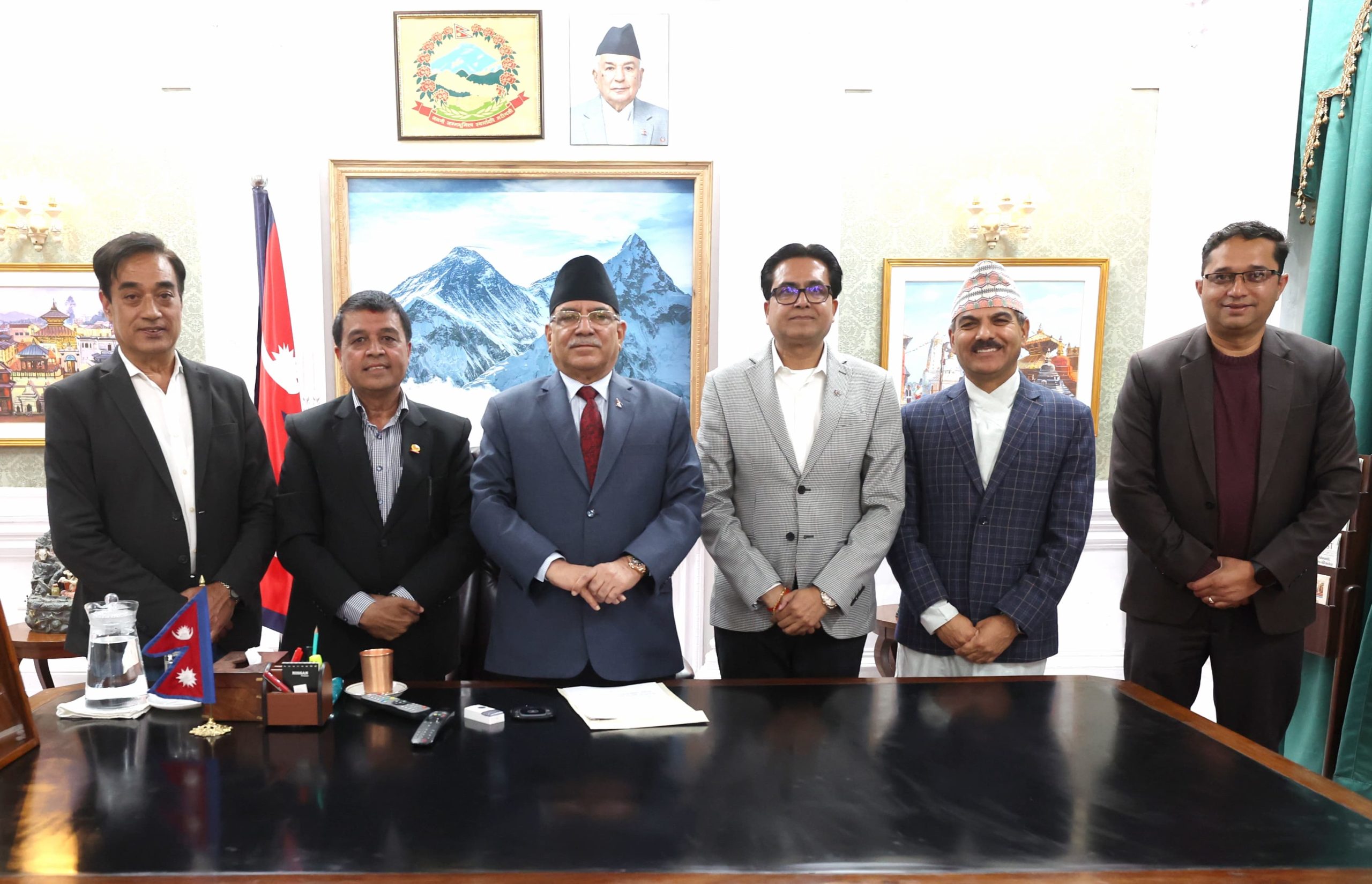 मुलुकमा व्यवसायिक वातावरण निर्माण गर्न प्रधानमन्त्रीलाई निजी क्षेत्रको माग 