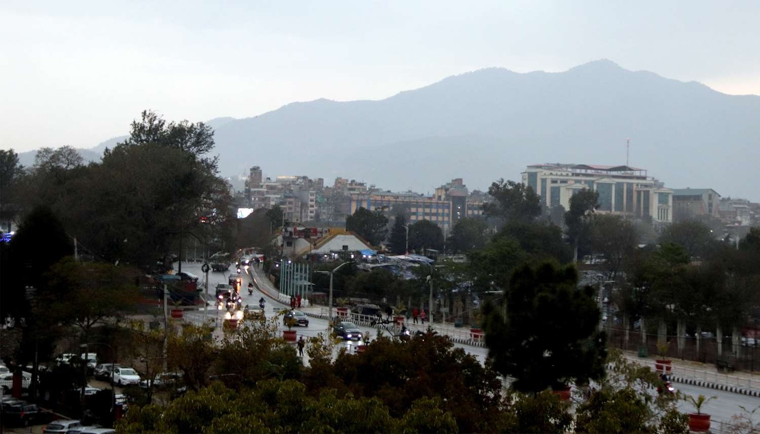 आज राति पनि वर्षाको सम्भावना, भोलिदेखि कस्तो रहन्छ मौसम ?