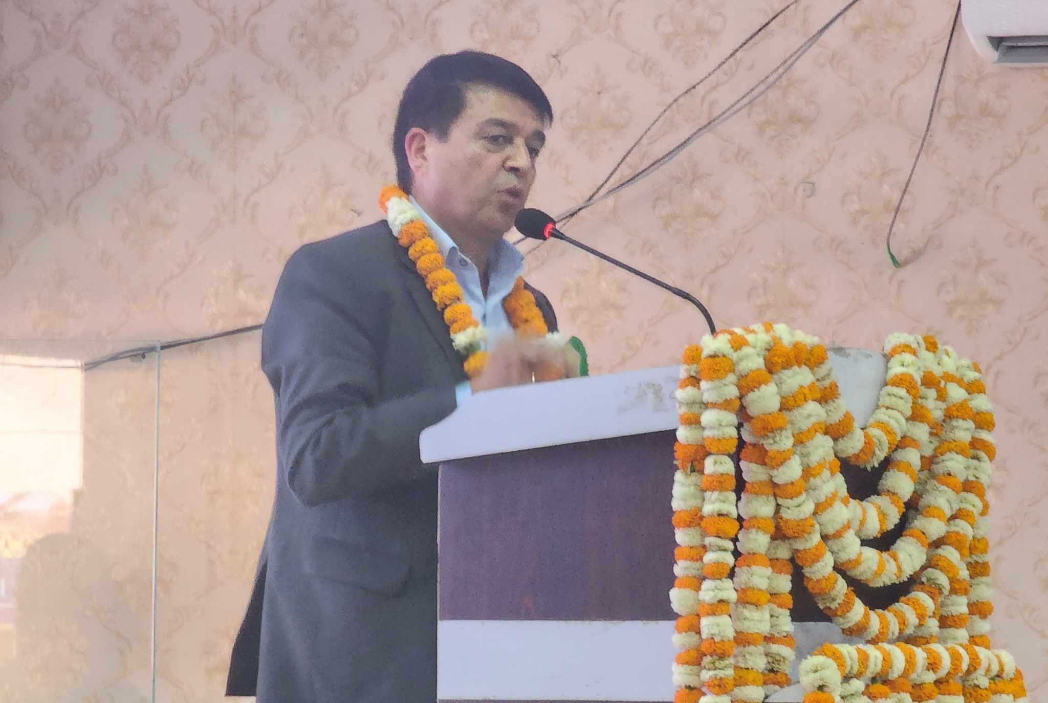 निराशाको खेती गरेर देश बन्दैन, अर्थतन्त्र उकास्न निर्माण उद्योगको भूमिका महत्वपूर्ण : चन्द्र ढकाल