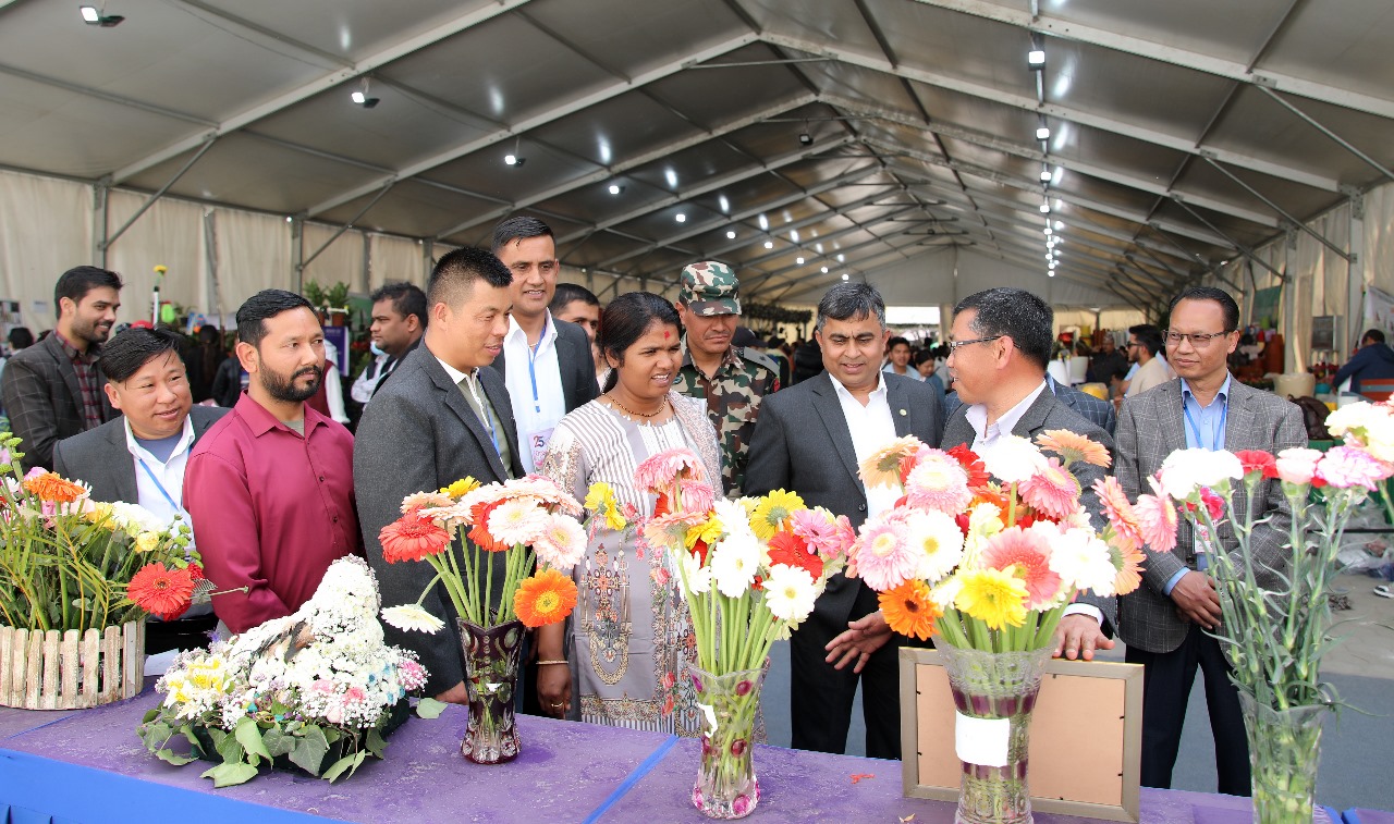 फूलमा आत्मनिर्भर हुन उत्पादनमा जोड दिनुपर्छः मन्त्री साह