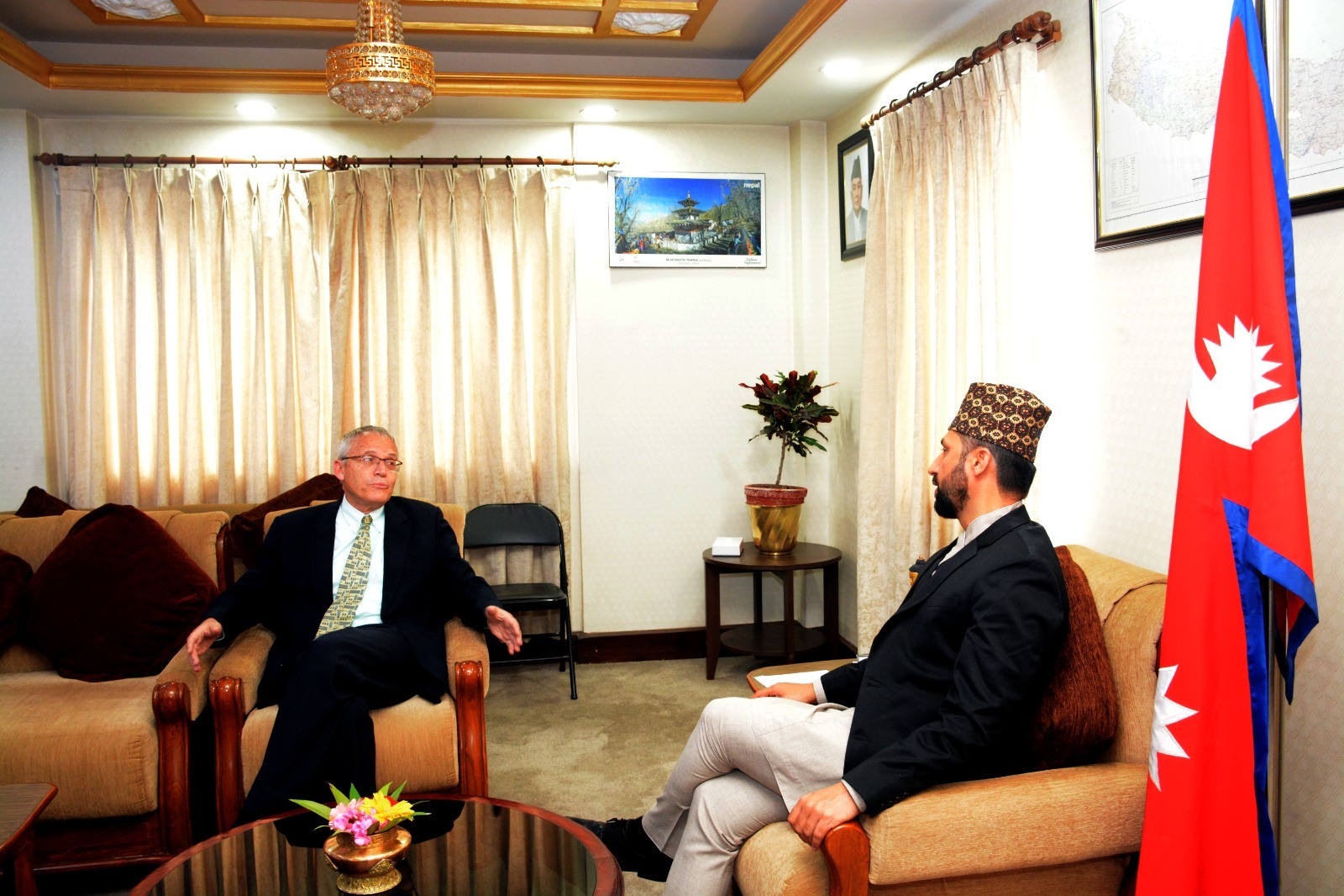 गृहमन्त्री रवि र राजदूत हनानबीच शिष्टाचार भेट, इजरायलमा मृत्यु भएका १० नेपालीलाई राहत स्वरुप भत्ता उपलब्ध