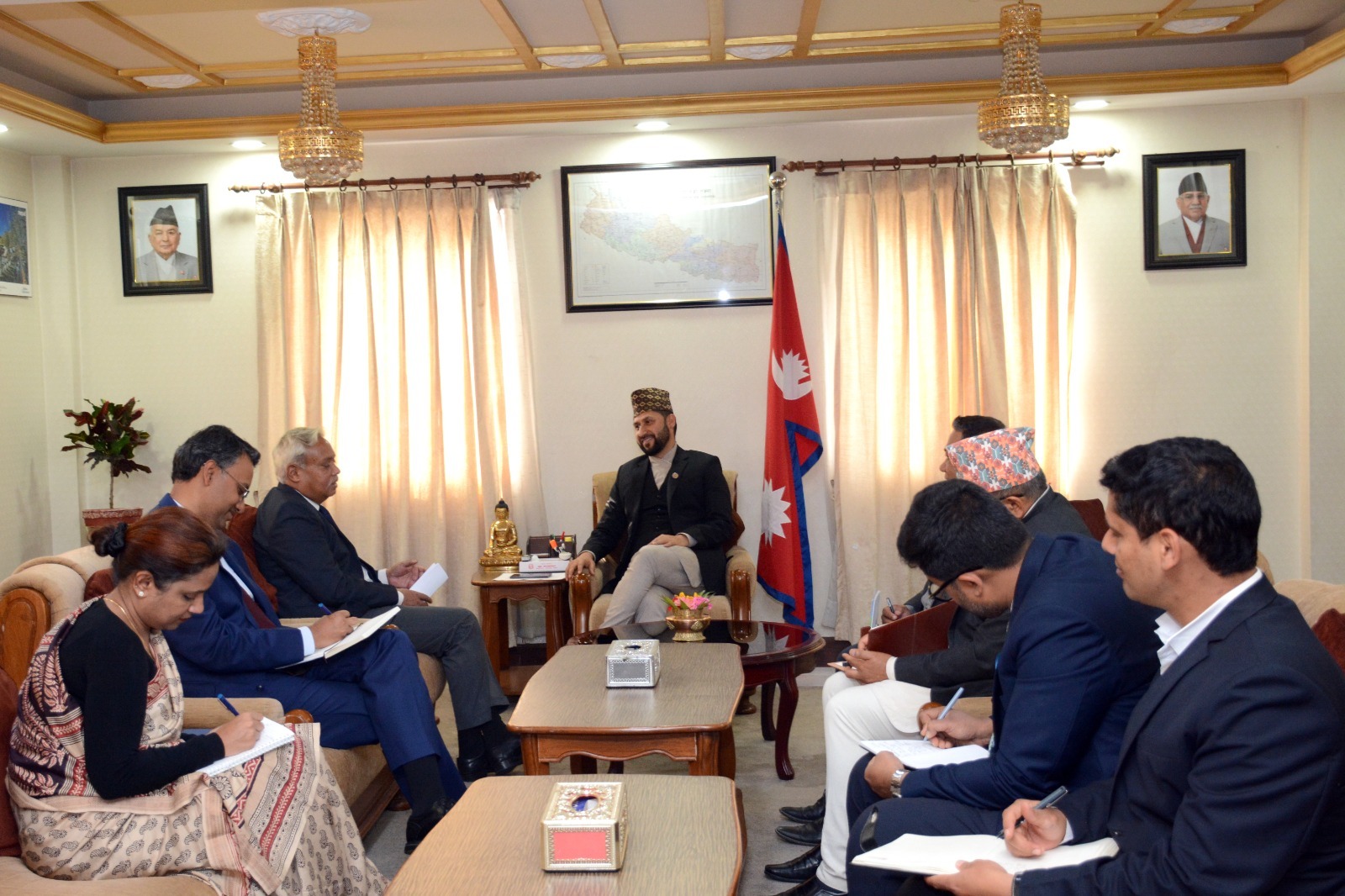 गृहमन्त्री लामिछानेसँग नेपालका लागि भारतीय राजदूत नवीन श्रीवास्तवको भेट, के भयो छलफल ?