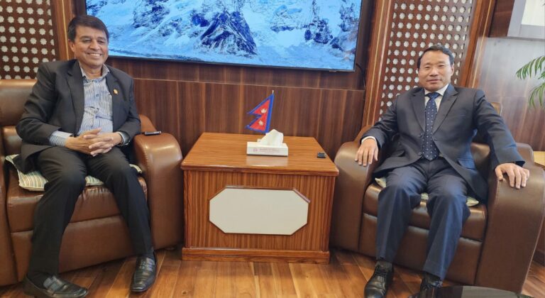 राजस्व संकलनका लागि व्यवसायीलाई अनावश्यक दु:ख दिन्नः अर्थमन्त्री पुन