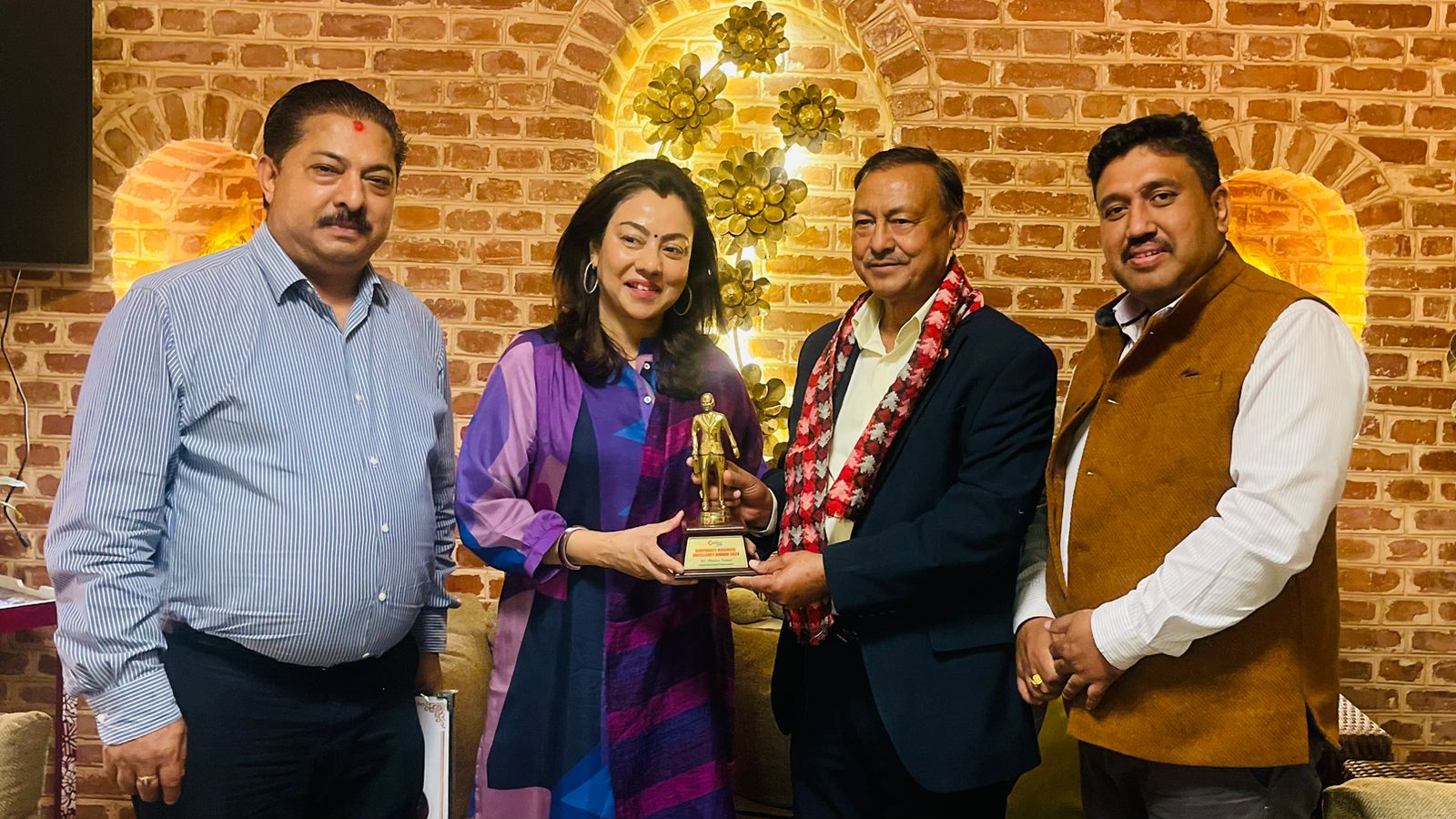 तीन दर्जन व्यावसायिक संघसंस्थाका नेतृत्वकर्ता घिमिरेलाई बिजनेश एक्सिलेन्सी अवार्ड