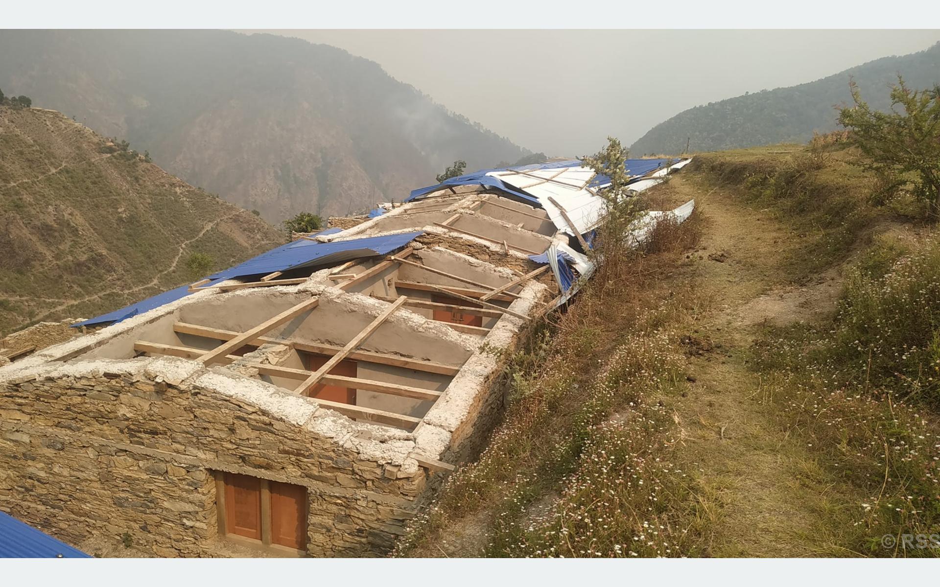 हावाहुरीले उदयपुरमा दर्जनौँ घर र विद्यालयमा क्षति