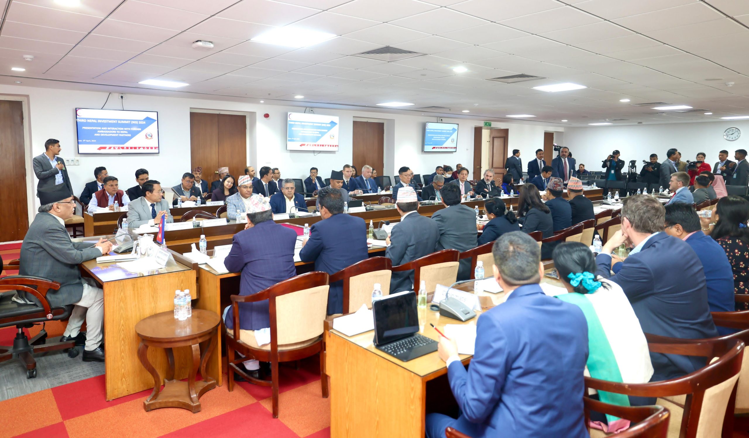 नेपाललाई लगानी गन्तव्यको रूपमा स्थापित गर्न सहयोग गर्नुहोस् : प्रधानमन्त्री प्रचण्ड