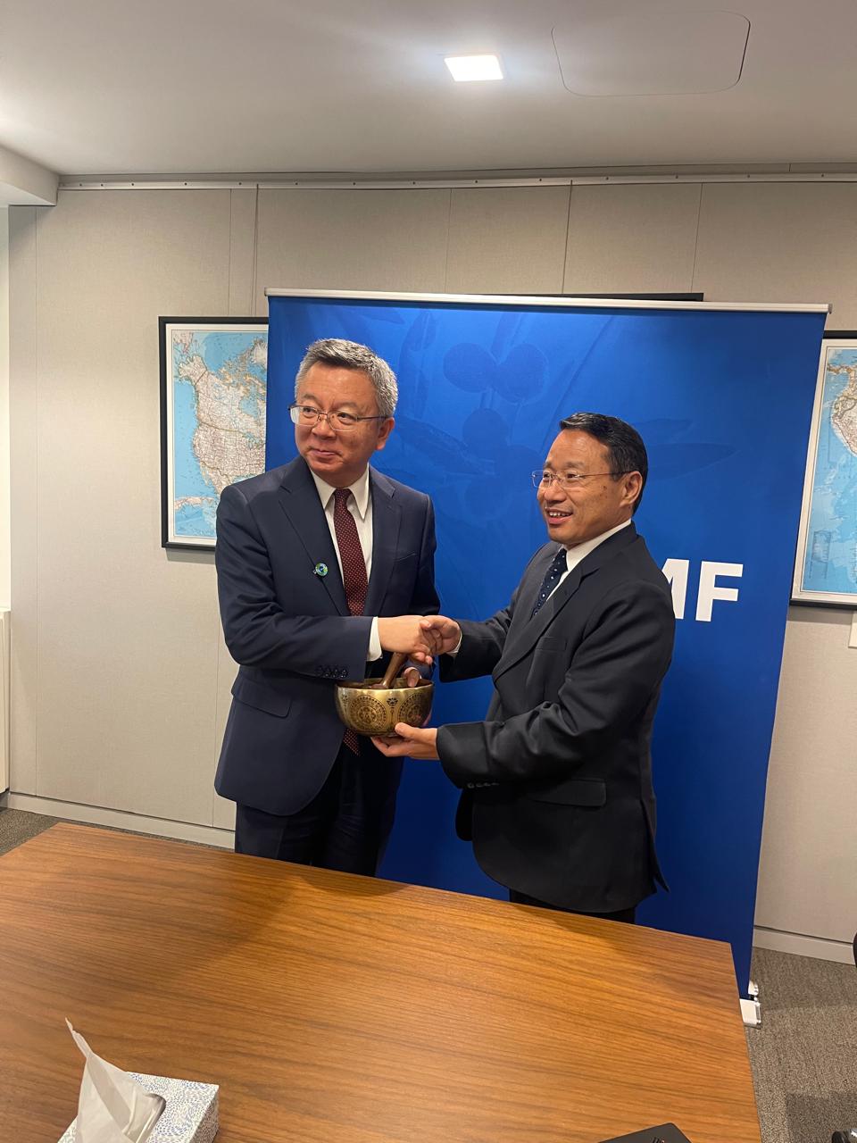 मुद्रा कोषका निर्देशकले भेटे अर्थमन्त्री पुन, आर्थिक स्थायित्वका लागि सघाउने प्रतिबद्धता