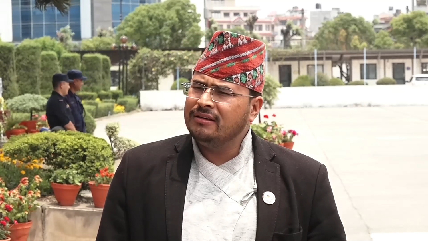 अग्नि सापकोटालाई जोगाउन माओवादीले रमेश लेखकसँग घुँडा टेक्यो : ज्ञानेन्द्र शाही