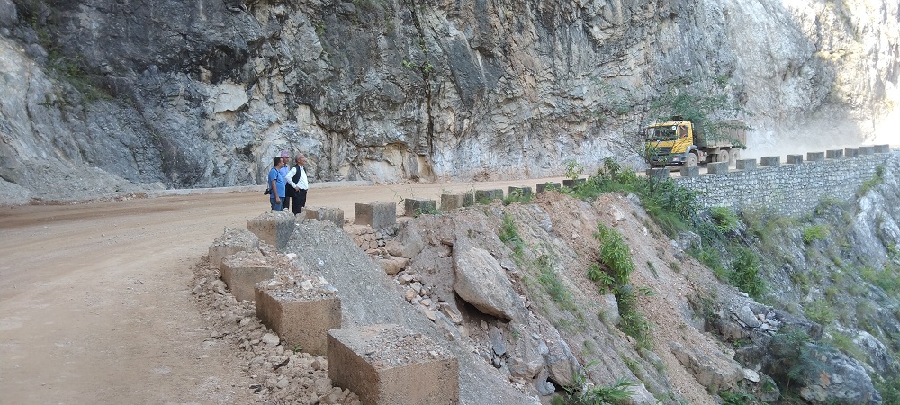 कालीगण्डकी करिडोरमा सुक्खा पहिरो, सडक खुल्न एक साता लाग्ने