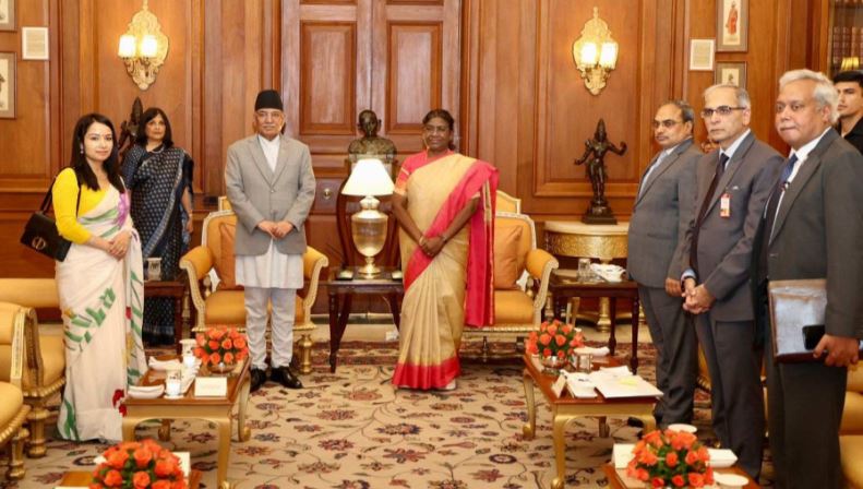 भारतका राष्ट्रपतिसँग प्रधानमन्त्री दाहालको शिष्टाचार भेट