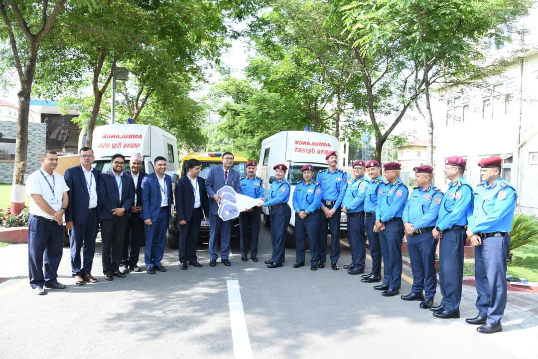 राष्ट्रिय बाणिज्य बैंकद्वारा प्रहरी अस्पताललाई एम्बुलेन्स र शव वाहन प्रदान