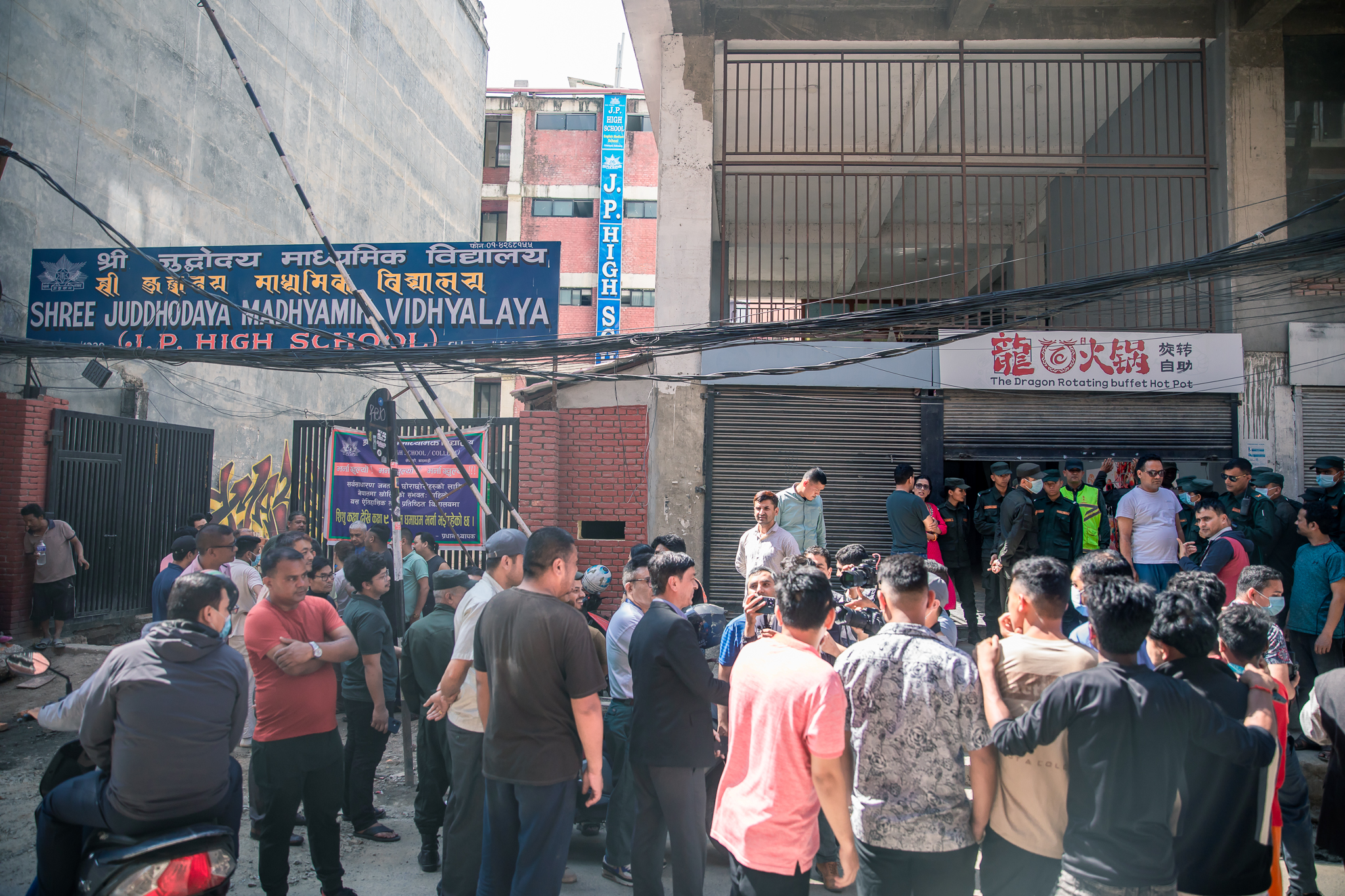 १३ वटा सामुदायिक विद्यालयको १७५ सटरमा काठमाडौं महानगरले लगायो ताला