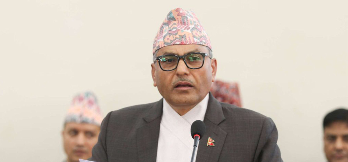 बैंकिङ क्षेत्र निकै चुनौतीमा छ: गभर्नर अधिकारी