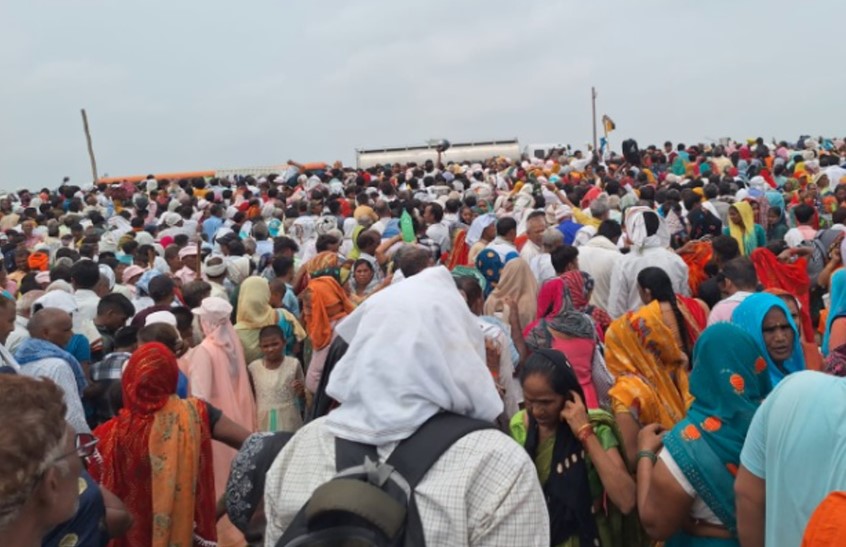 भारतमा धार्मिक सभामा भागदौड हुँदा मृत्यु हुनेको सङ्ख्या १२१ पुग्यो