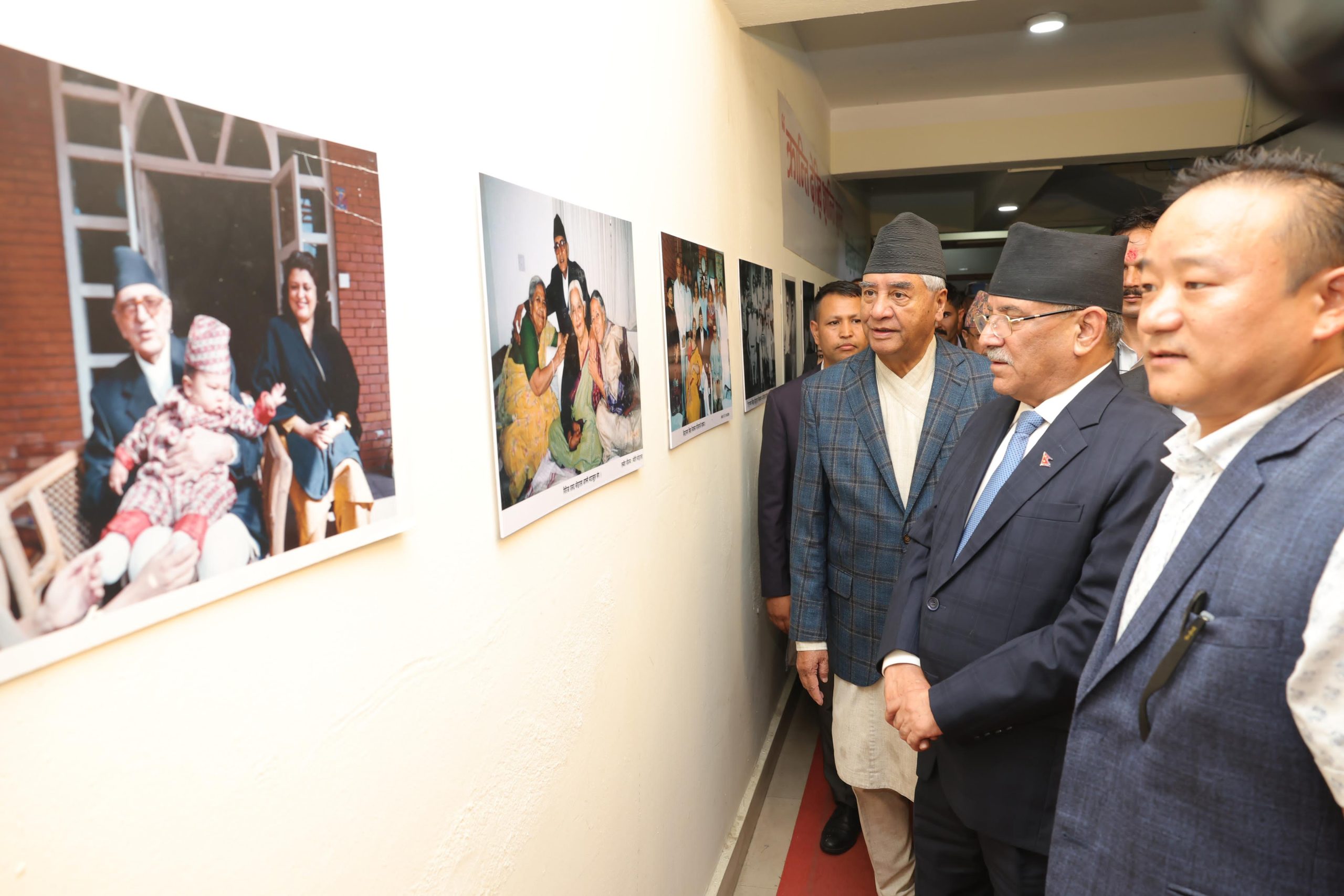 प्रधानमन्त्री प्रचण्डद्वारा ‘क्रान्तिदेखि शान्तिसम्म’ प्रदर्शनी अवलोकन (फोटो फिचर)